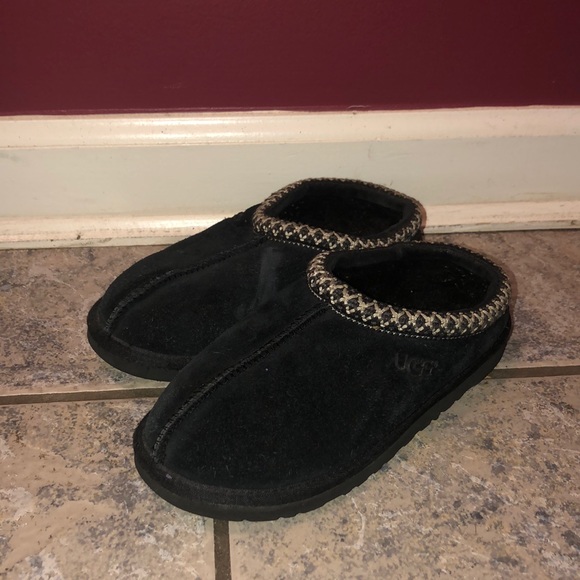 ugg slippers size 4